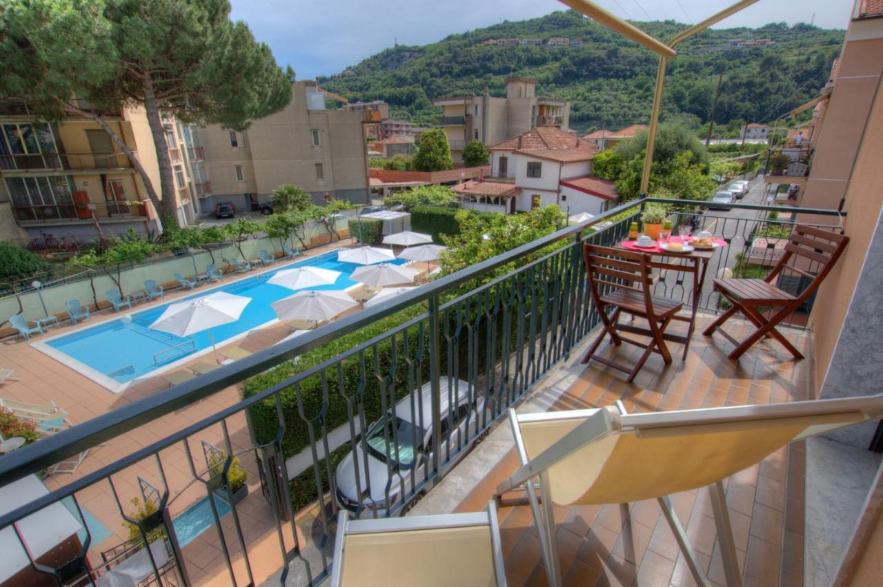 Residence Holidays Pietra Ligure Eksteriør bilde