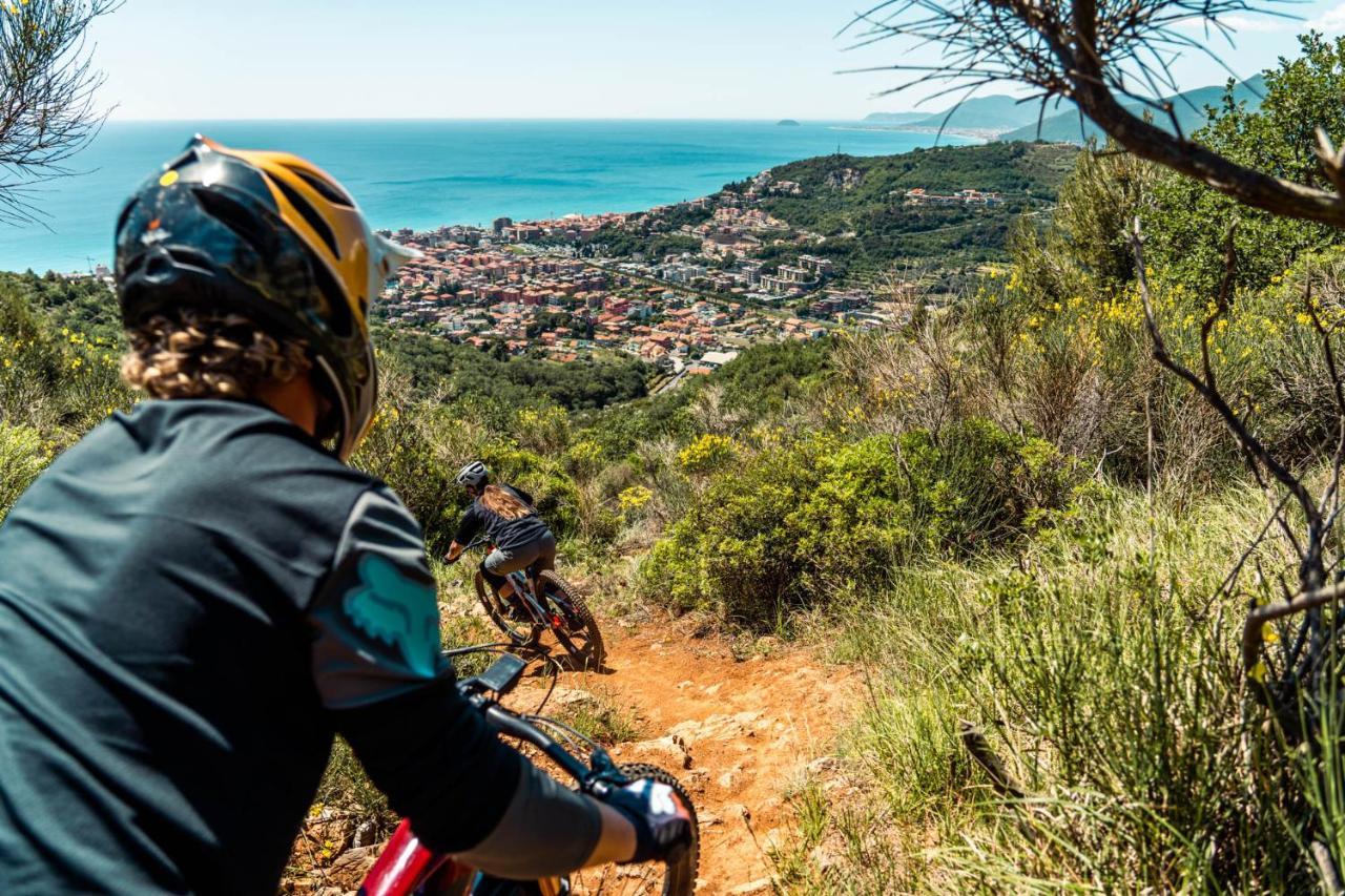 Residence Holidays Pietra Ligure Eksteriør bilde