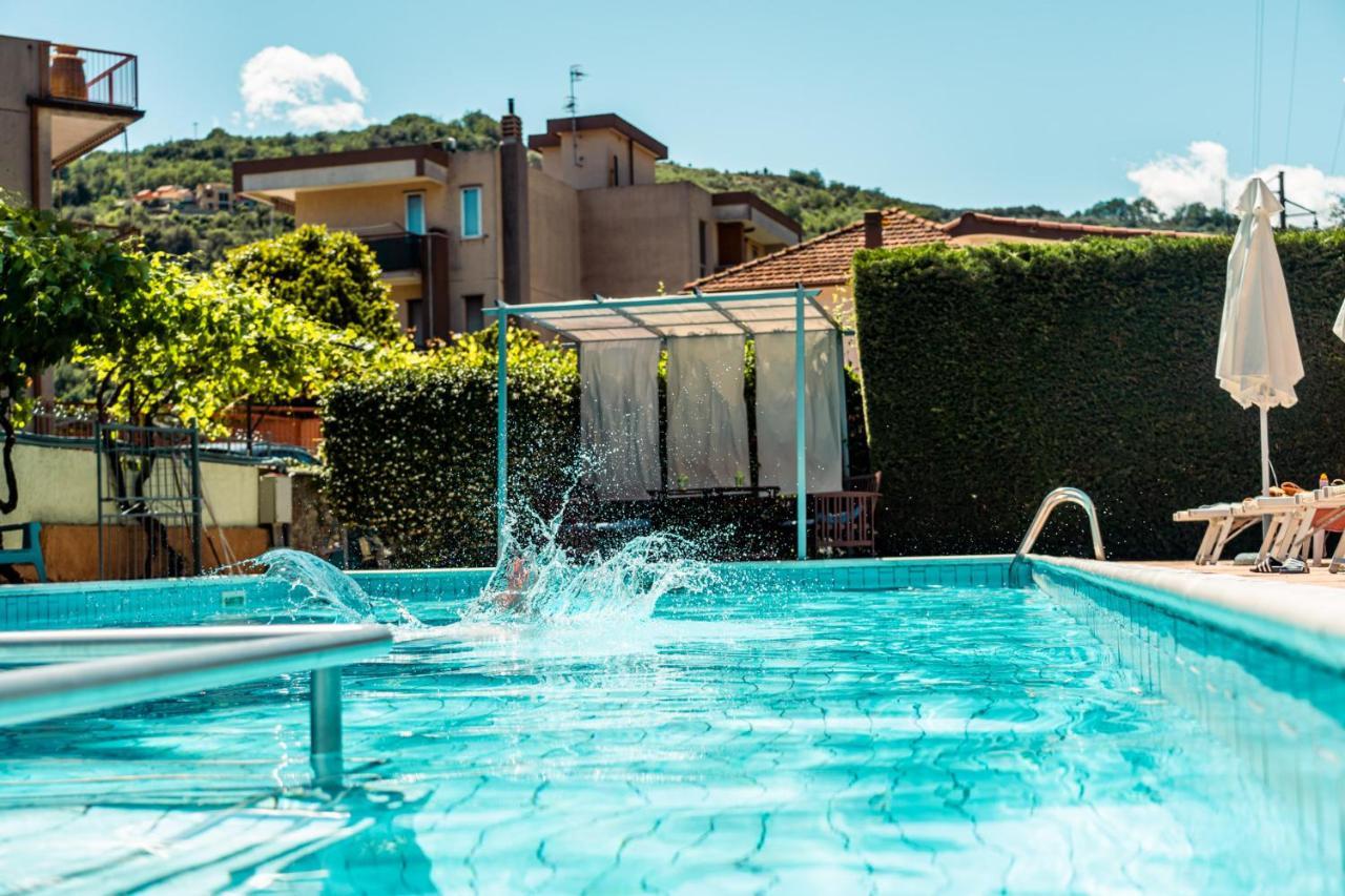 Residence Holidays Pietra Ligure Eksteriør bilde