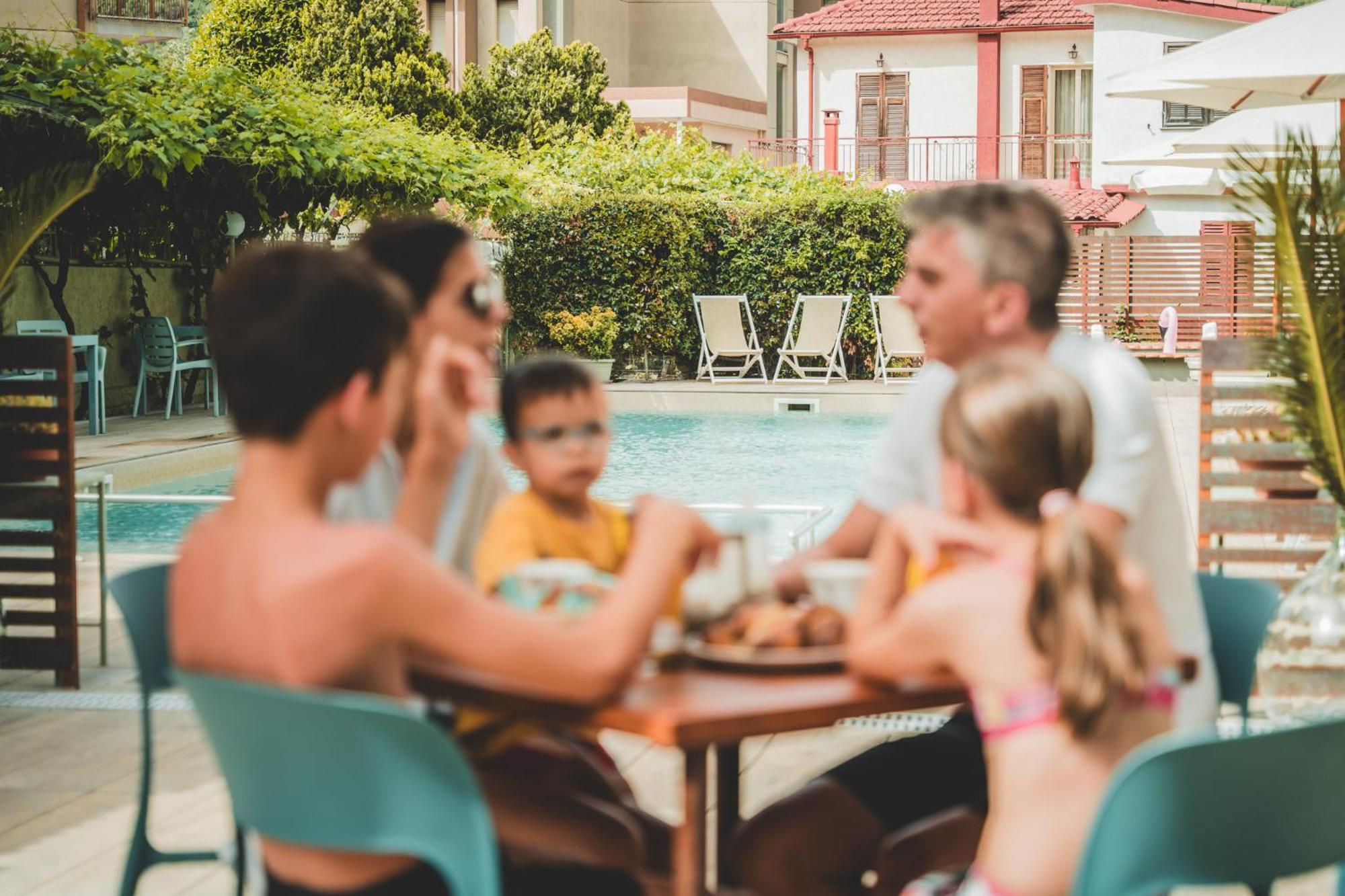 Residence Holidays Pietra Ligure Eksteriør bilde