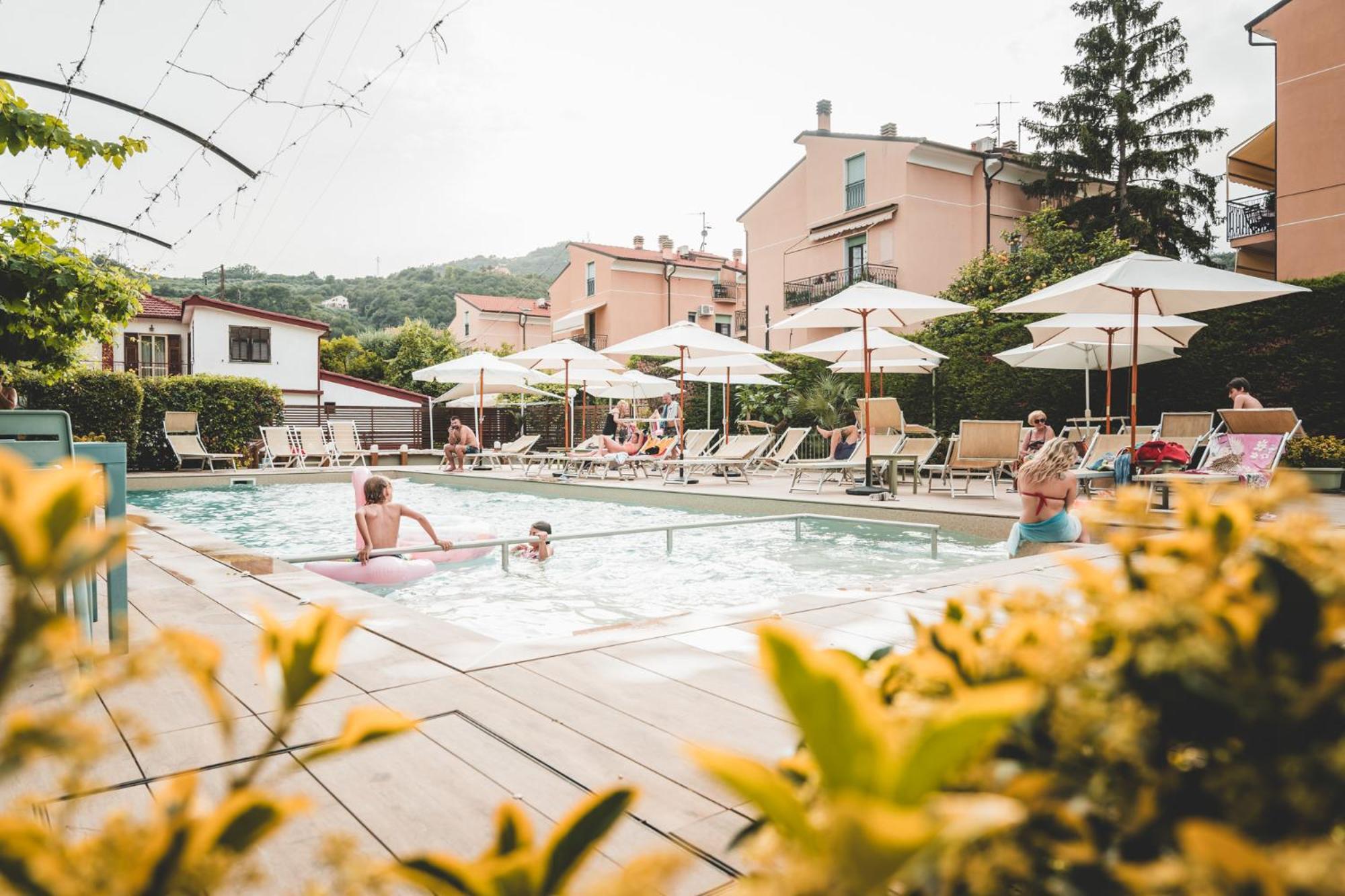 Residence Holidays Pietra Ligure Eksteriør bilde